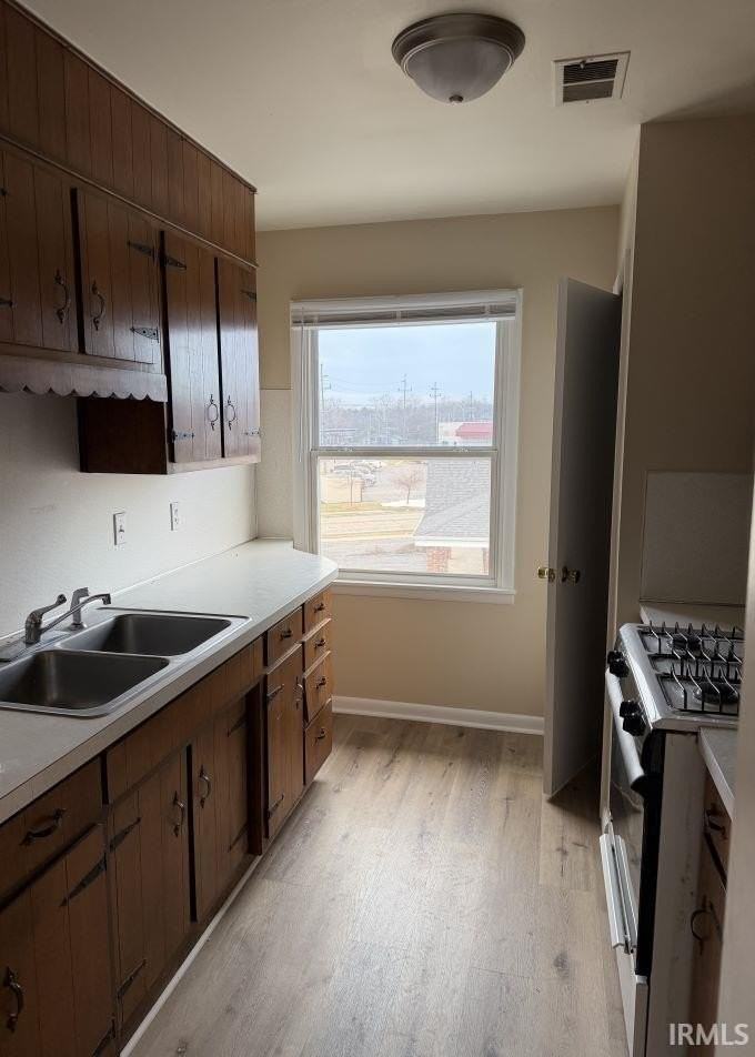 223 E Winslow Rd #1 - Photo 2 of 7