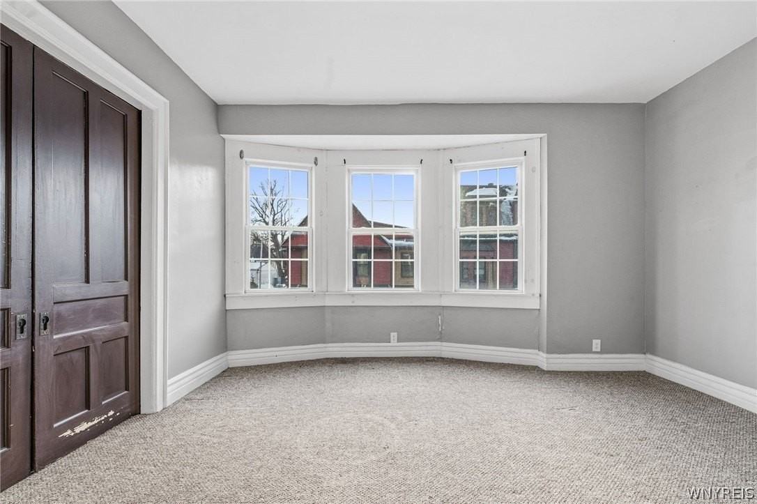 2114 Seneca St - Photo 2 of 13