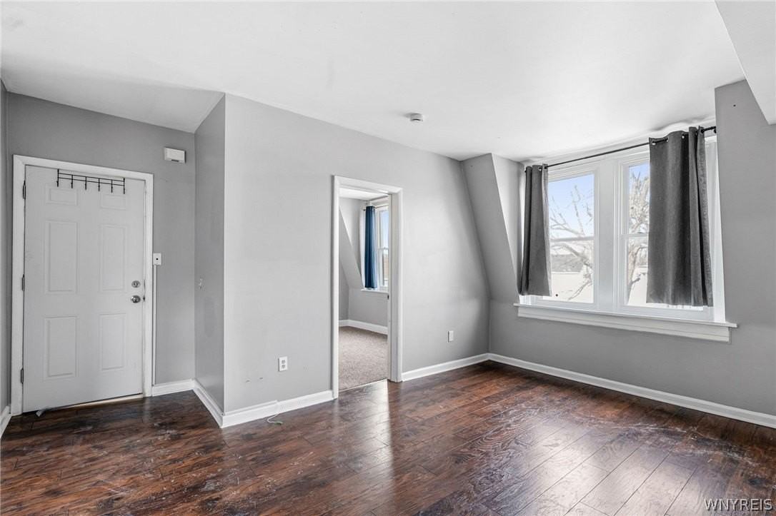 2111 Seneca St #3 - Photo 3 of 17