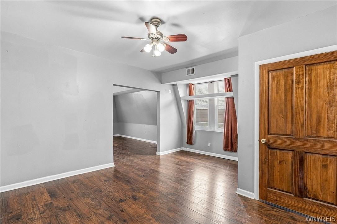 2111 Seneca St #3 - Photo 7 of 17