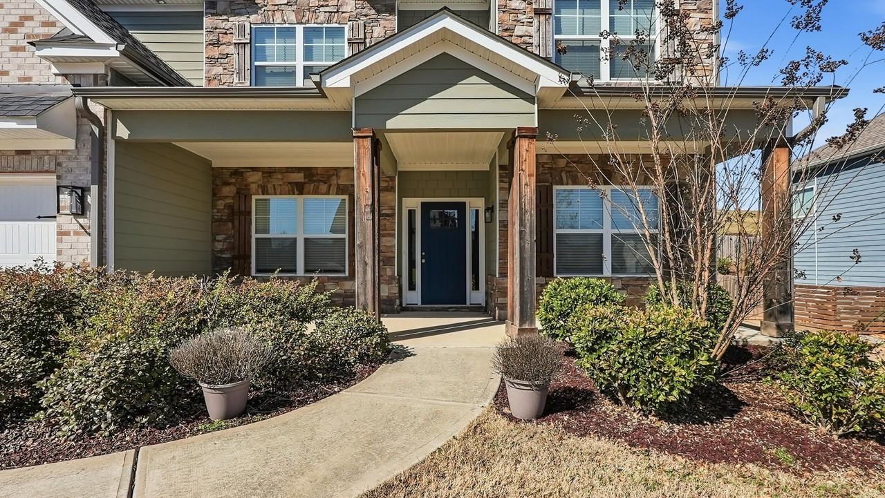 4582 Wellesley Dr - Photo 3 of 34