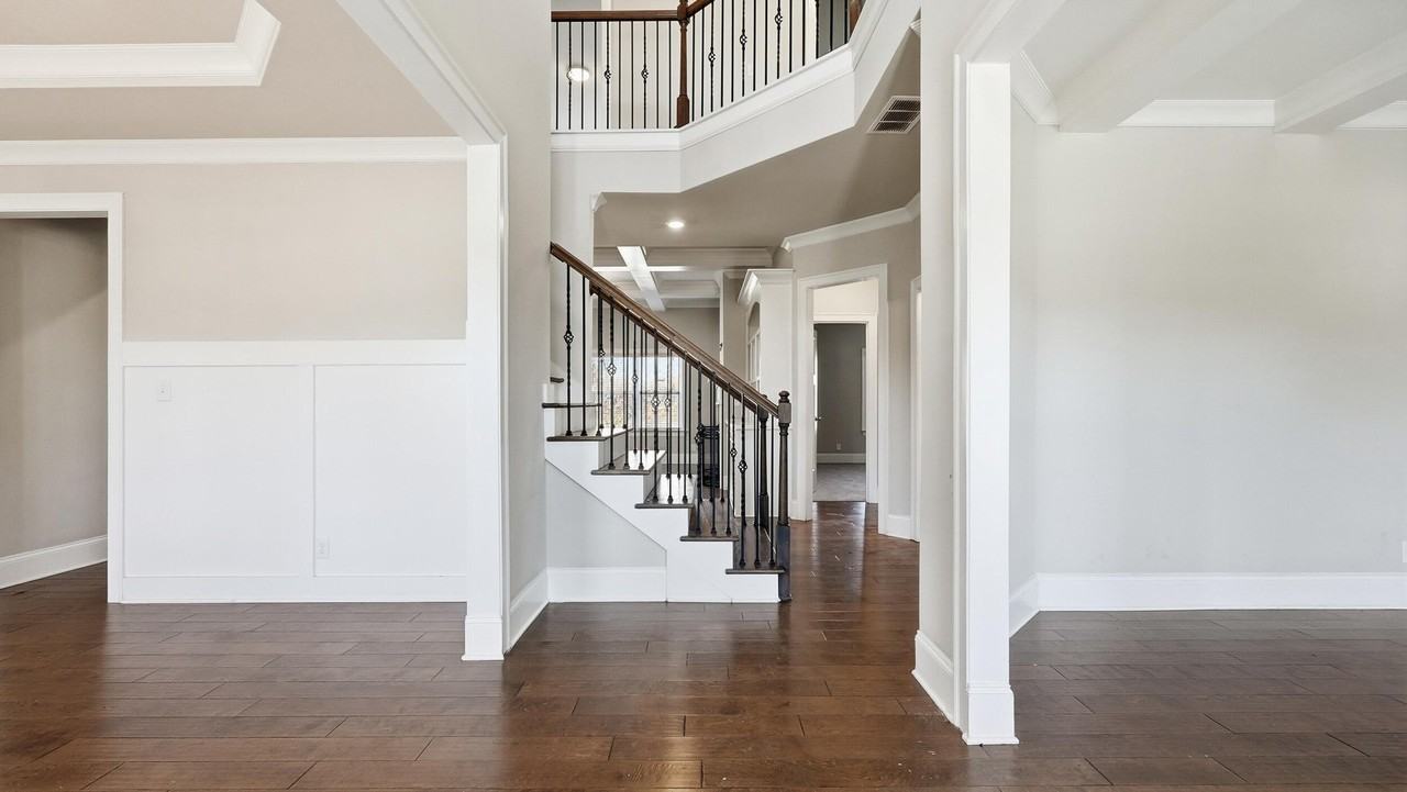 4582 Wellesley Dr - Photo 4 of 34