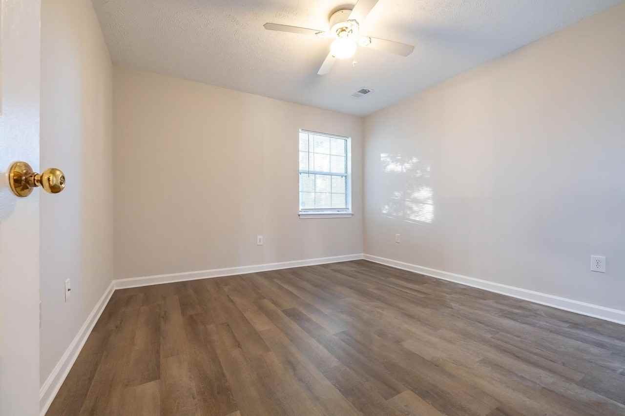 9550 Dunes Gables Dr - Photo 6 of 18