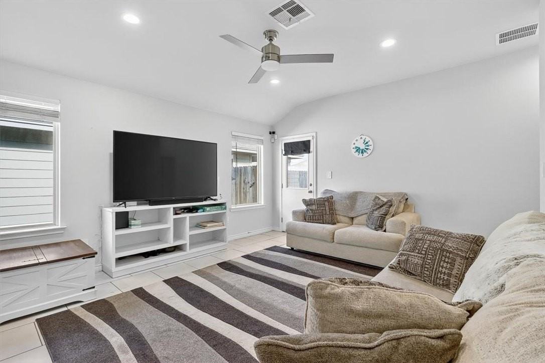 1818 Secretariat - Photo 4 of 35