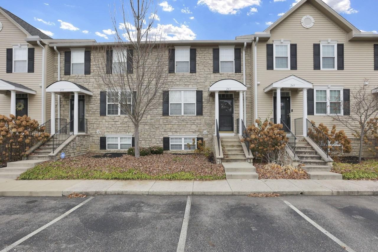 243 Oxford Oak Dr - Photo 3 of 35