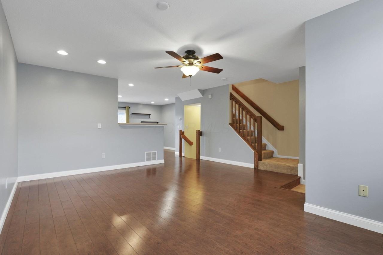 243 Oxford Oak Dr - Photo 5 of 35