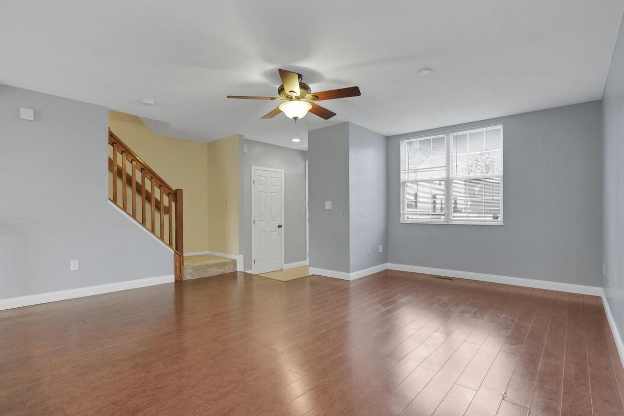 243 Oxford Oak Dr - Photo 6 of 35