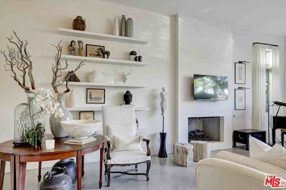 2425 Clement Ave - Photo 2 of 35