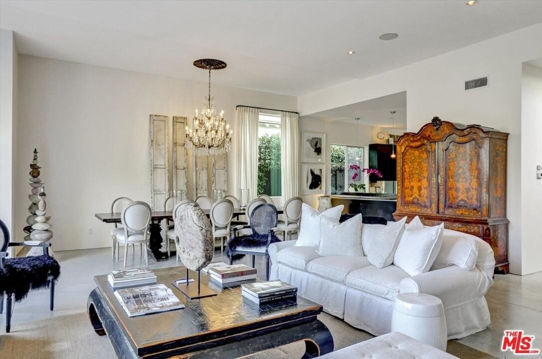 2425 Clement Ave - Photo 4 of 35