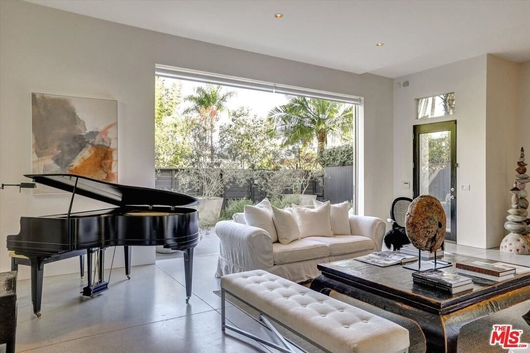 2425 Clement Ave - Photo 7 of 35