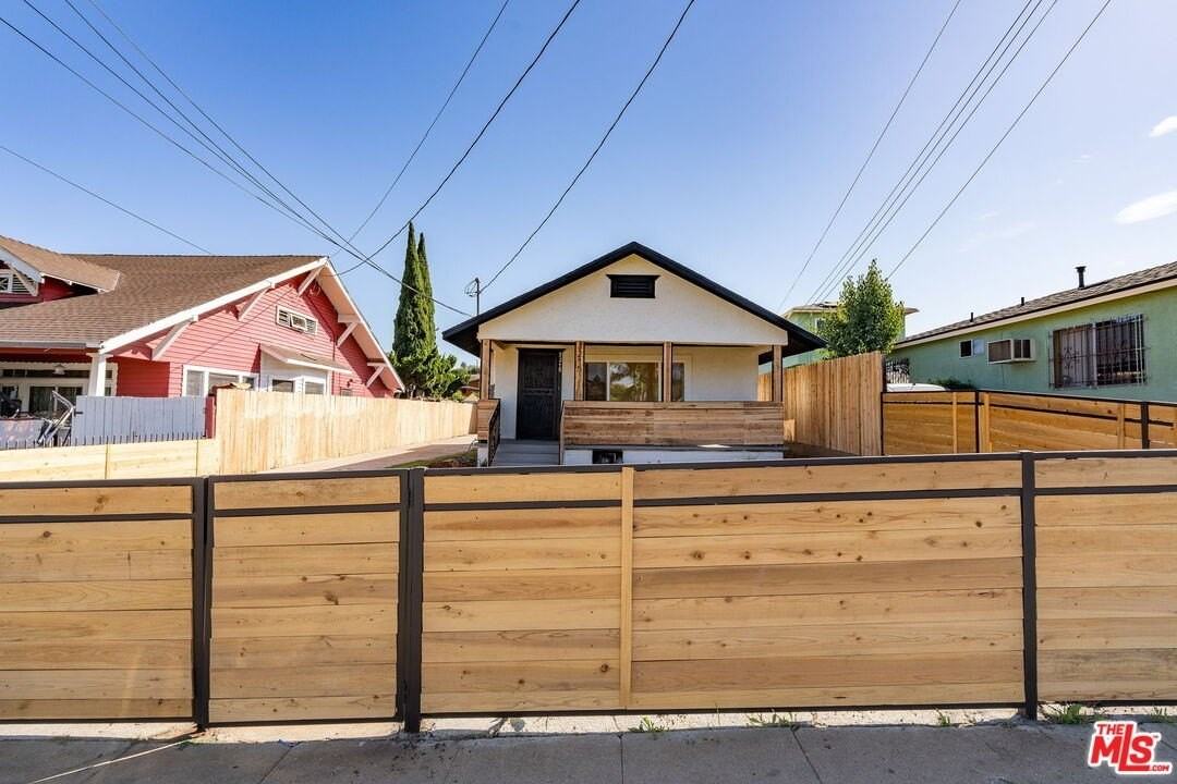 3215 Winter St - Photo 2 of 19