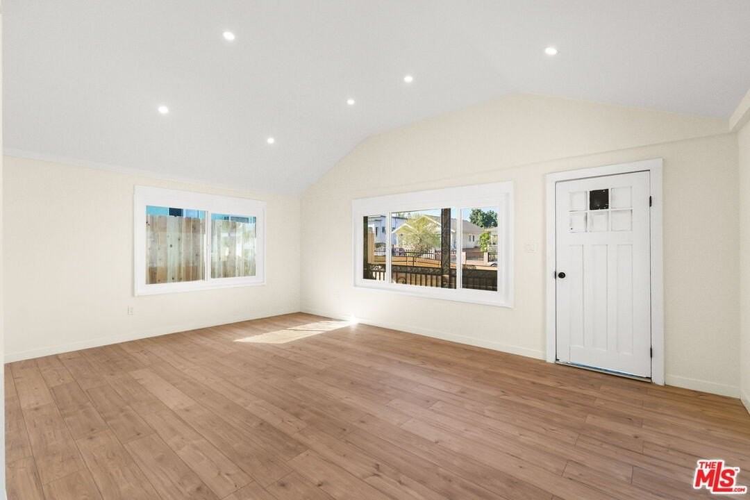 3215 Winter St - Photo 6 of 19