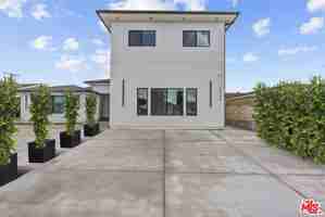 featured image of 10006 Odessa Ave