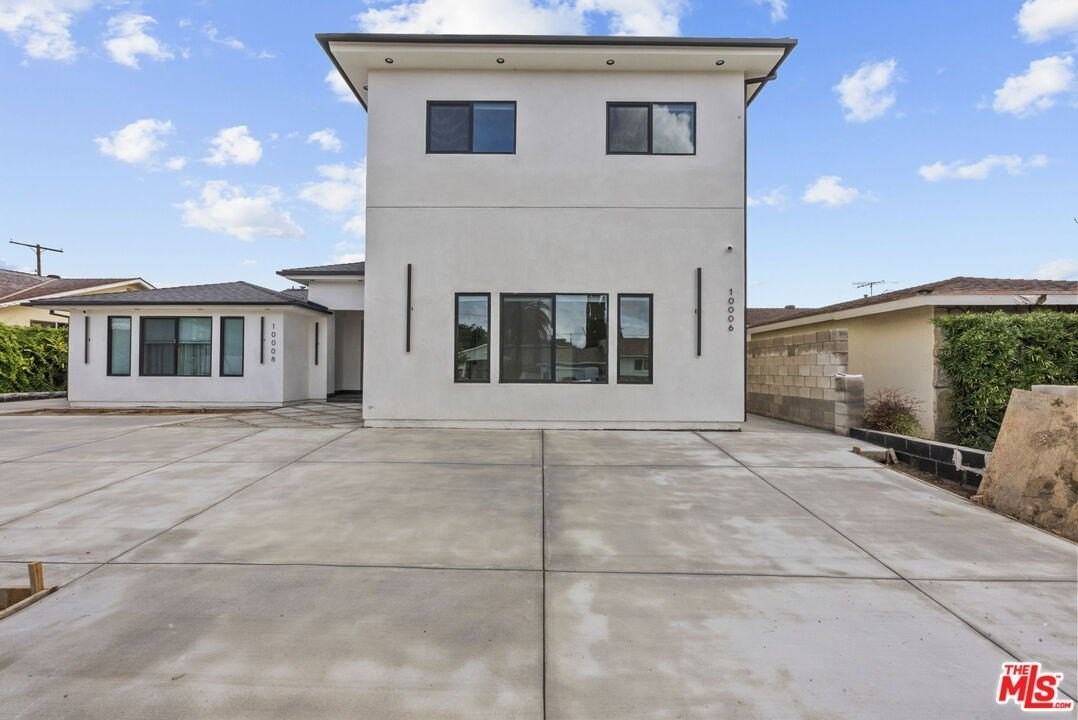 10006 Odessa Ave - Photo 2 of 20