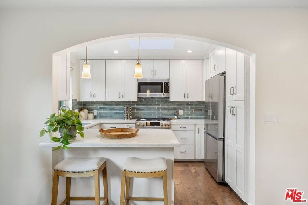 1039 26th St Unit B #B - Photo 4 of 28