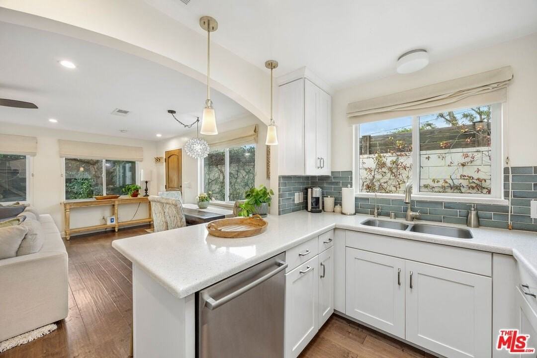 1039 26th St Unit B #B - Photo 6 of 28