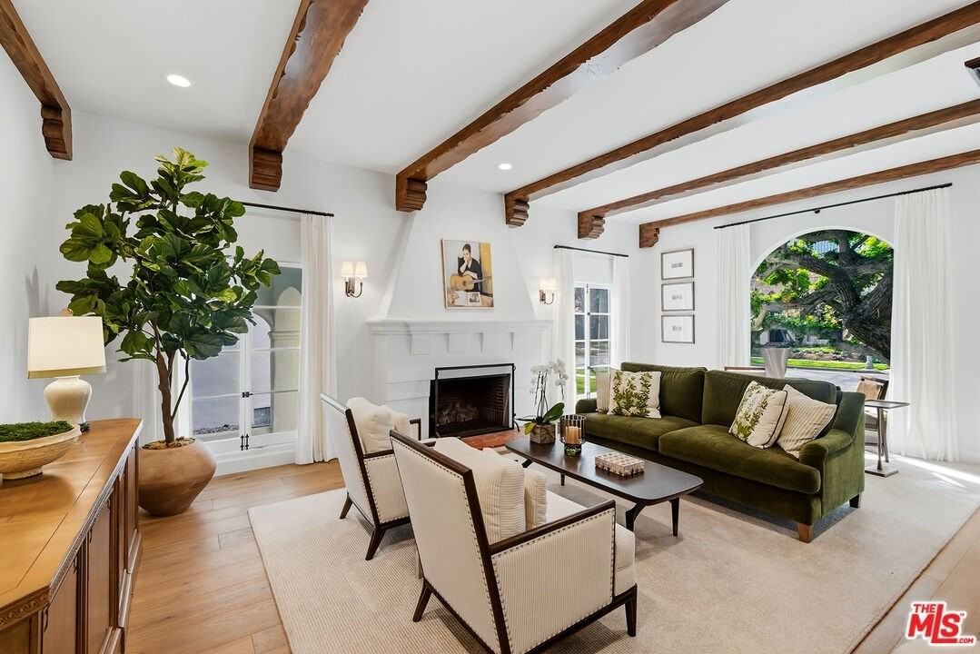 312 S Mccarty Dr - Photo 3 of 19