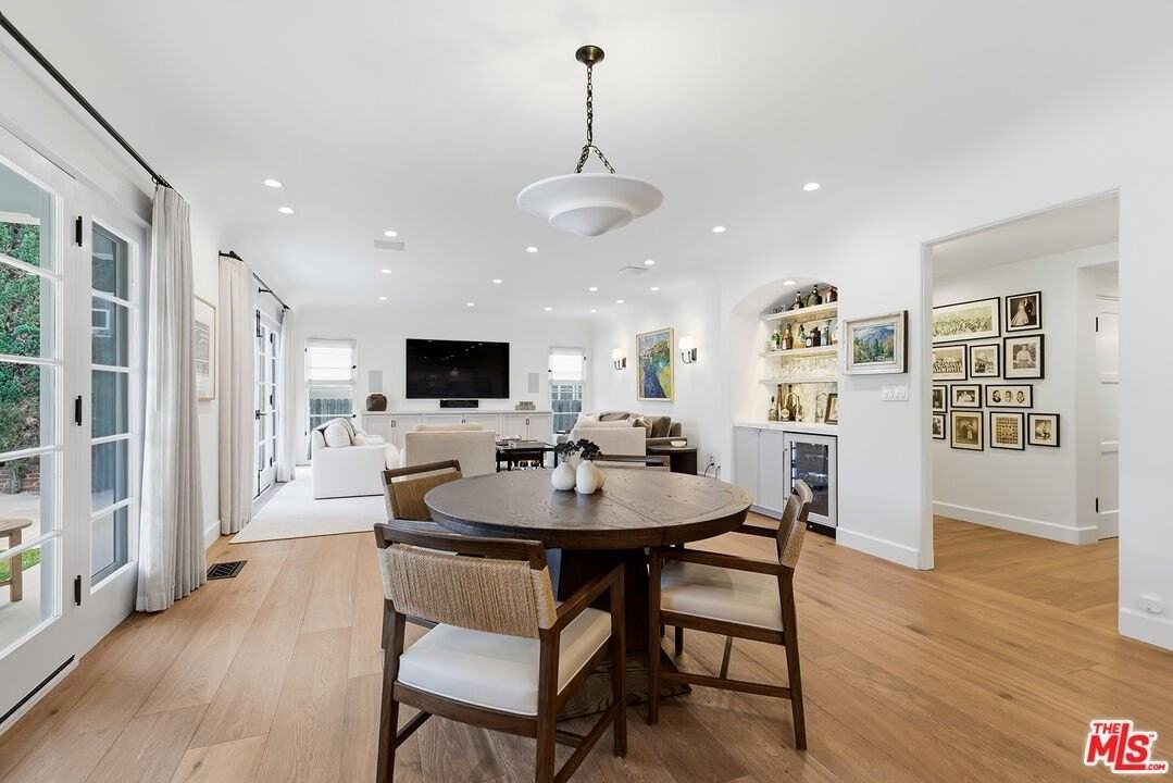 312 S Mccarty Dr - Photo 7 of 19