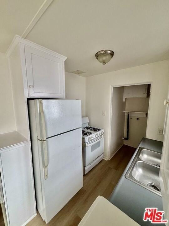 407 W Manchester Blvd Unit 411 #411 - Photo 4 of 12