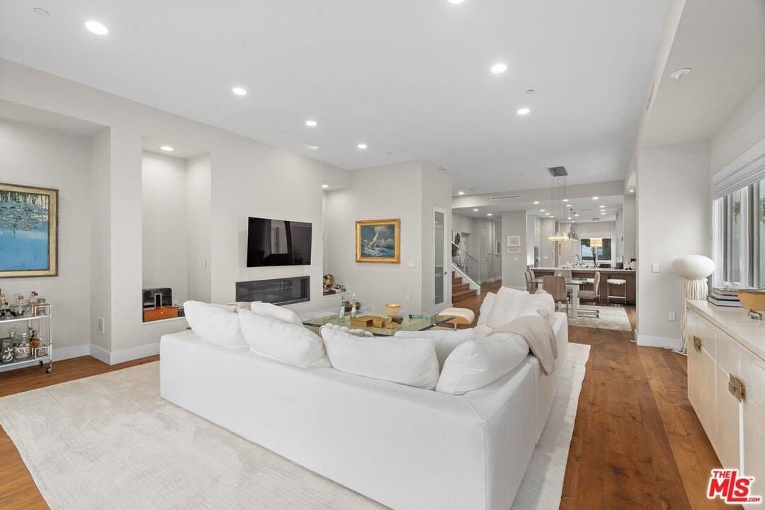 22065 Pacific Coast Hwy Unit 4 #4 - Photo 7 of 30