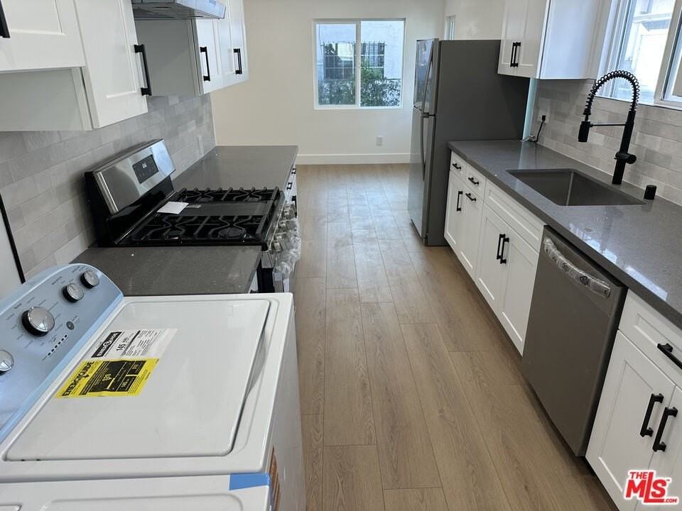 1864 W 25th St - Photo 3 of 12