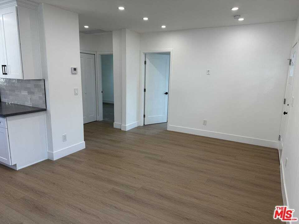 1864 W 25th St - Photo 4 of 12