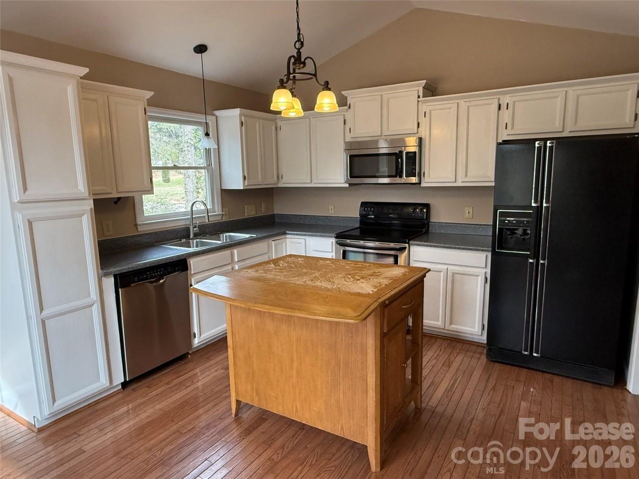 1908 Thurmond Pl - Photo 4 of 14