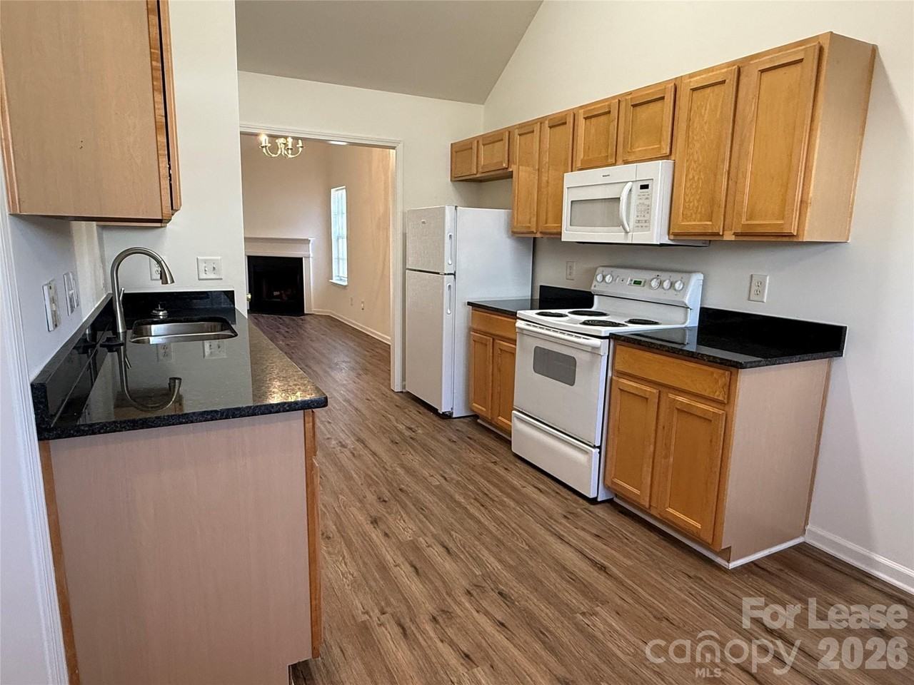 6319 Elliott Dr - Photo 6 of 19