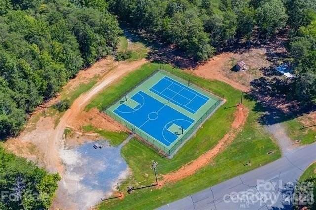 630 Pinelake Dr - Photo 5 of 10