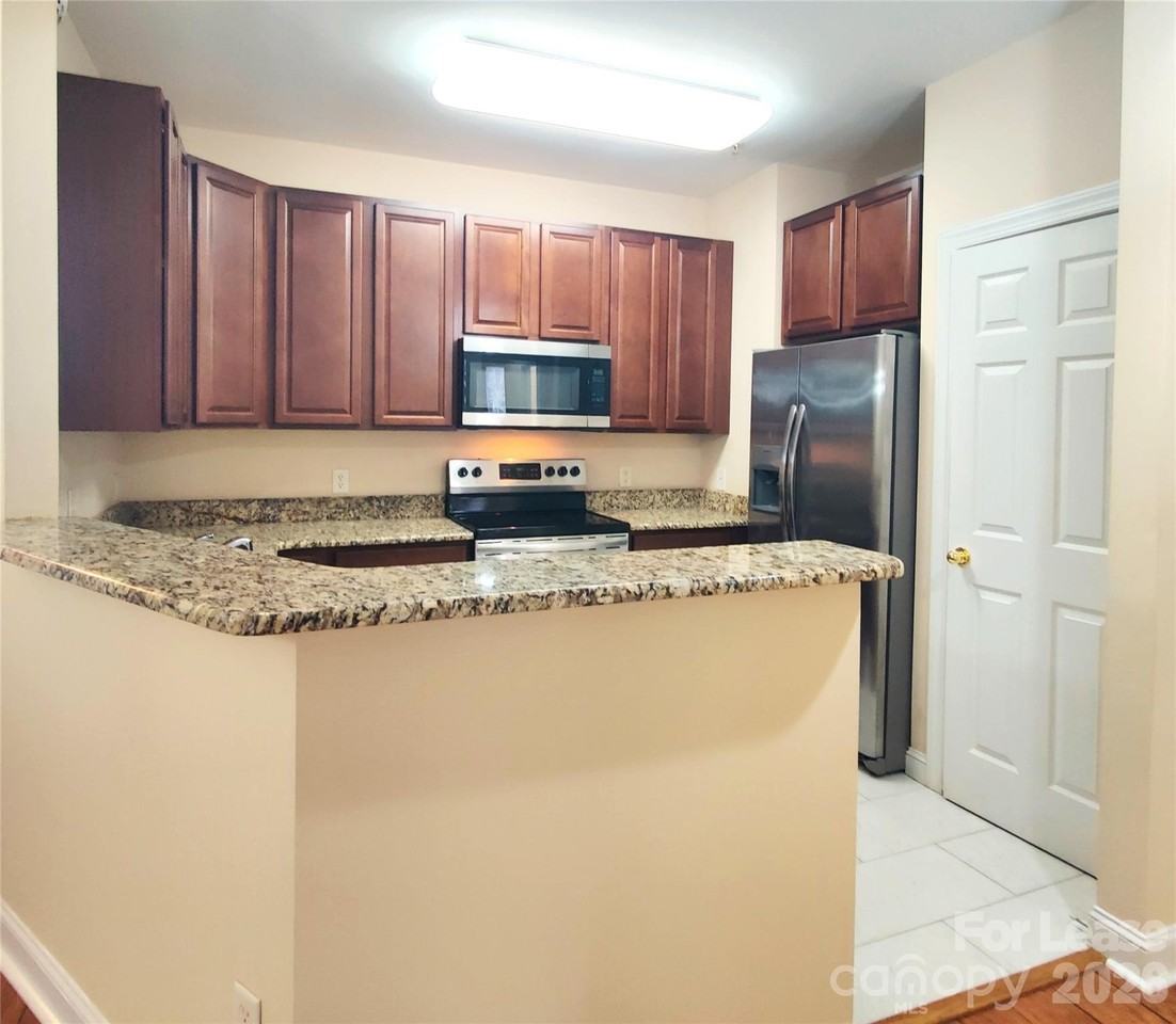 6956 Park Place Dr - Photo 3 of 31