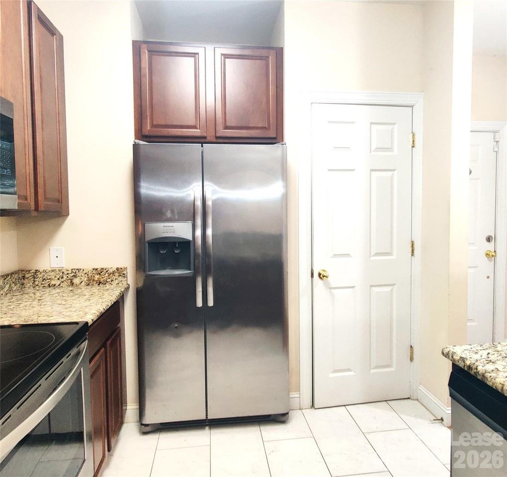 6956 Park Place Dr - Photo 4 of 31