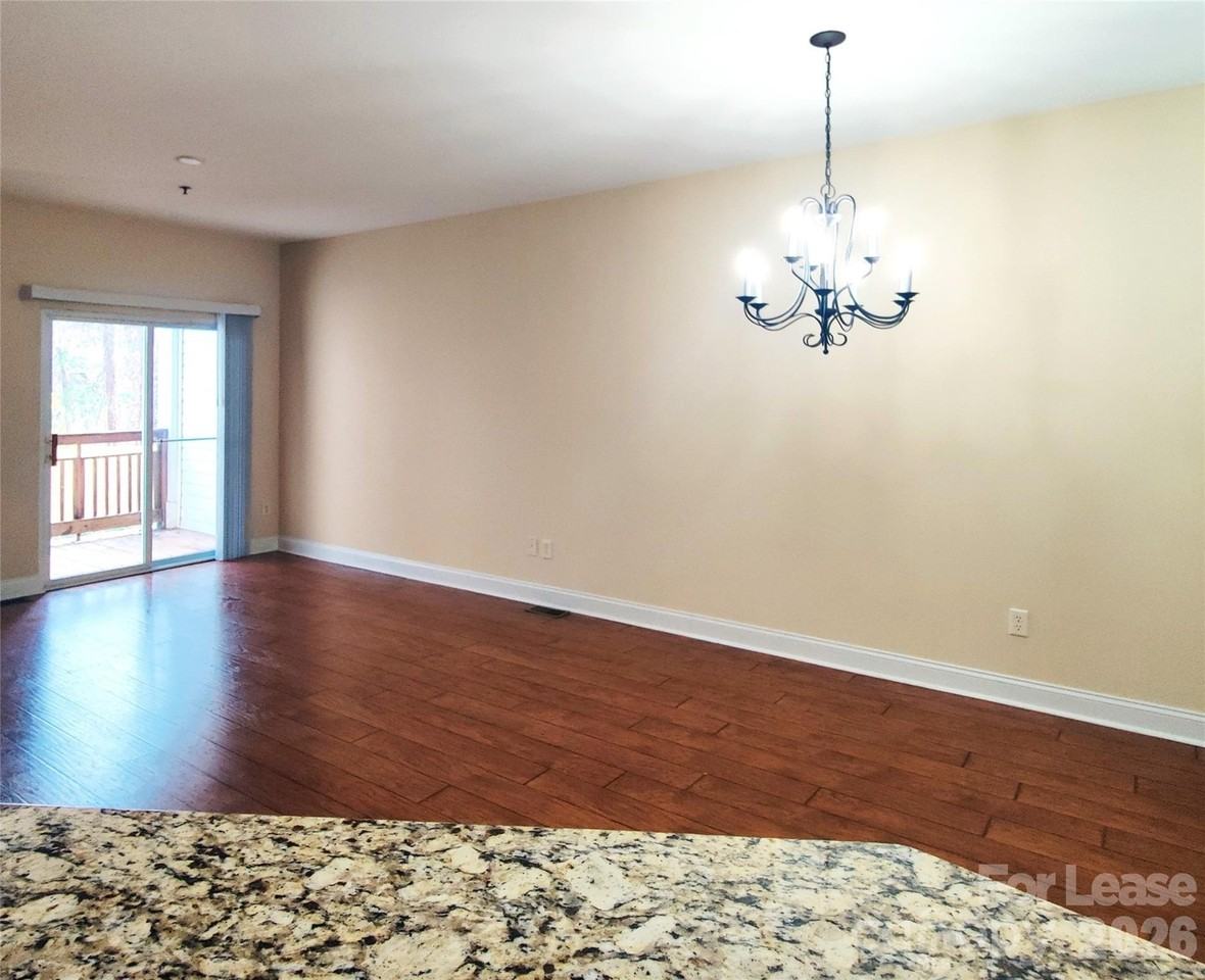 6956 Park Place Dr - Photo 6 of 31