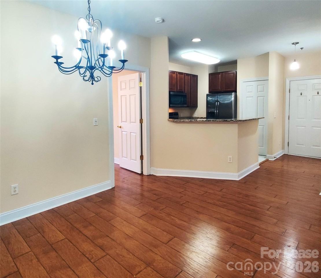 6956 Park Place Dr - Photo 7 of 31