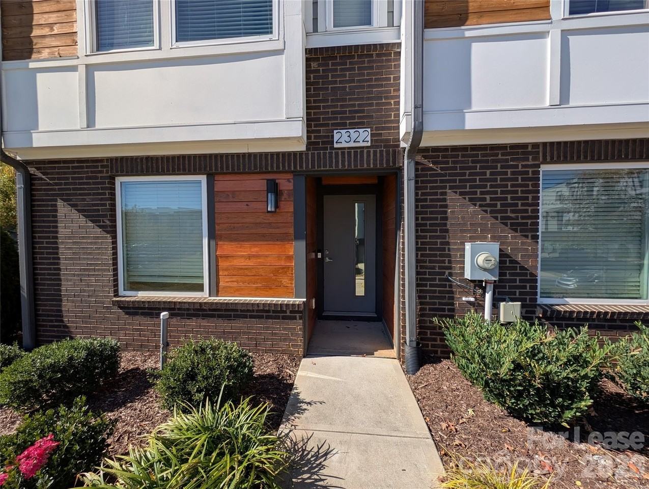 2322 Elizabeth Mill Pl - Photo 2 of 30