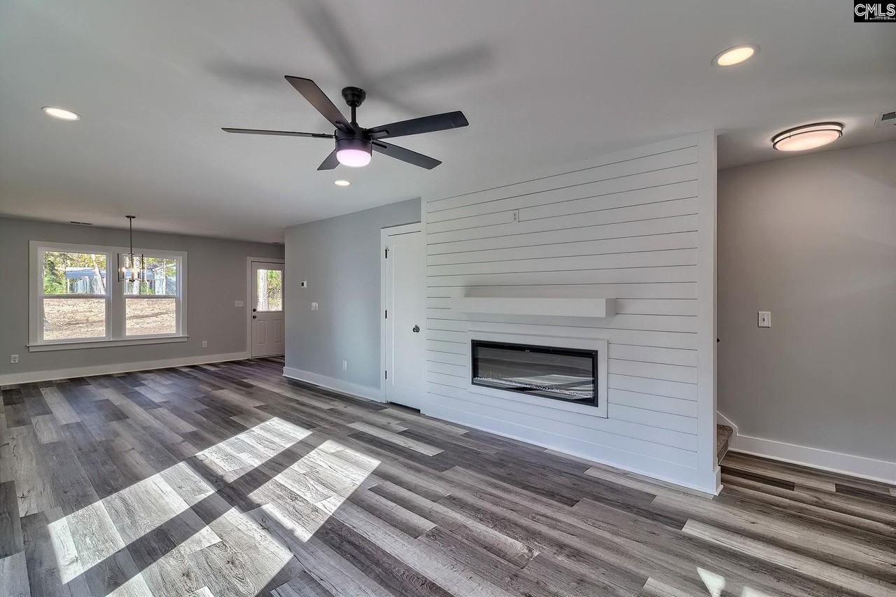 209 Lynch Ln - Photo 3 of 17