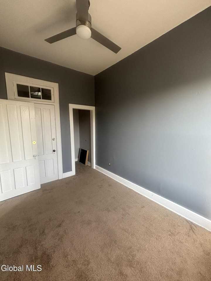 17 Ash Grove Pl Unit 4 #4 - Photo 5 of 12