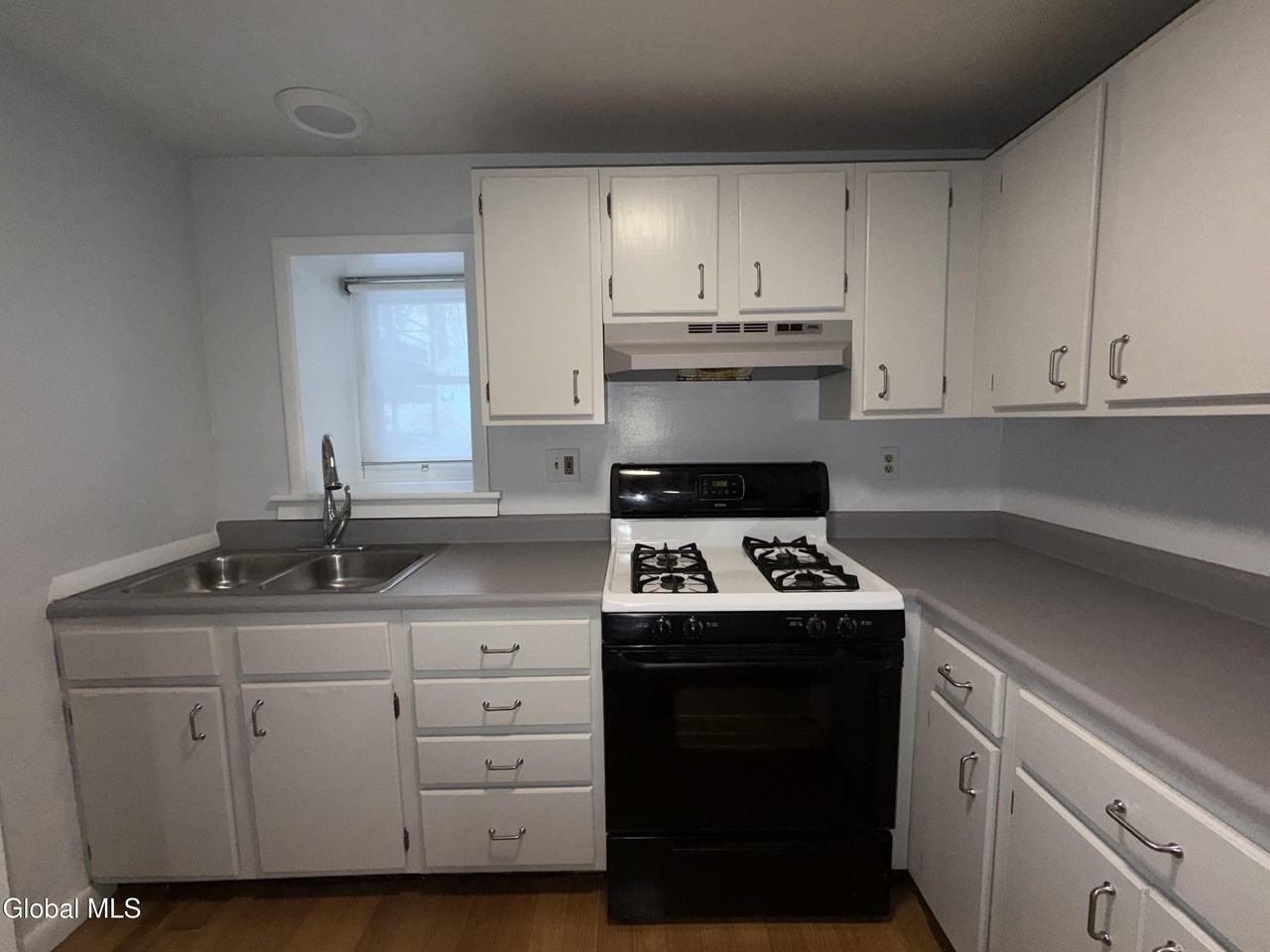 52 Elm St #BS - Photo 6 of 14