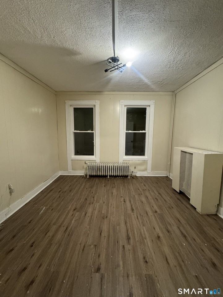 18 Woolsey St - Photo 2 of 10