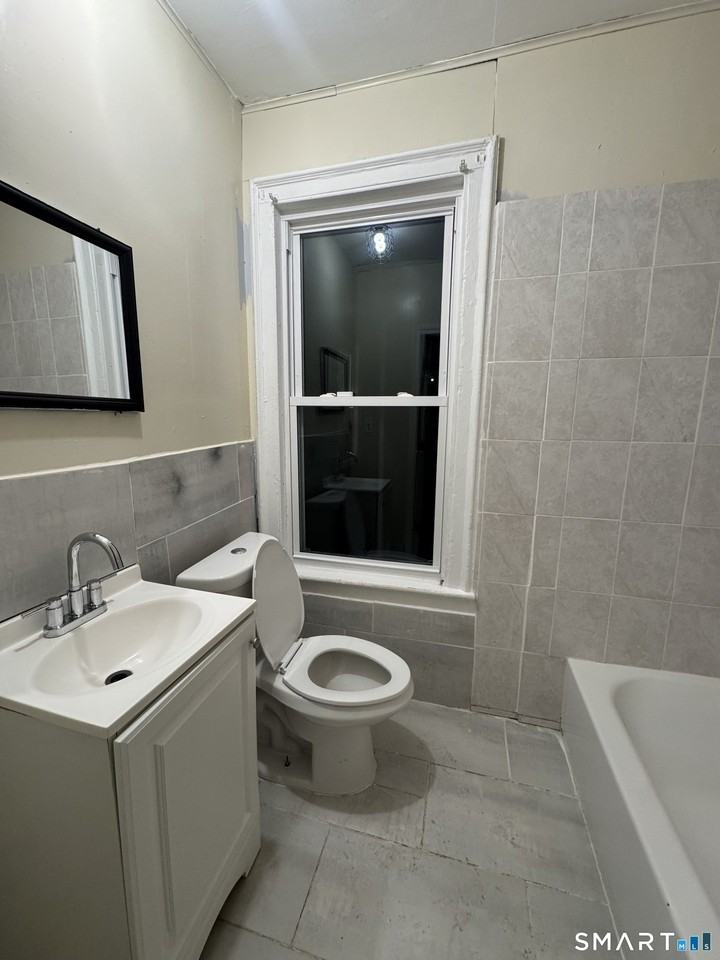 18 Woolsey St - Photo 3 of 10