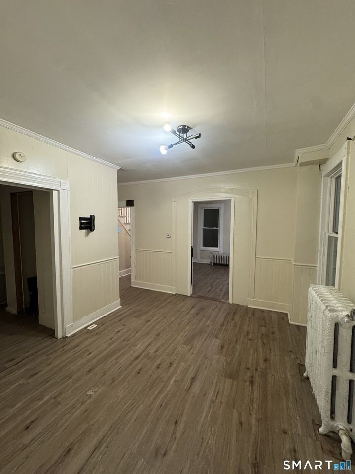 18 Woolsey St - Photo 5 of 10