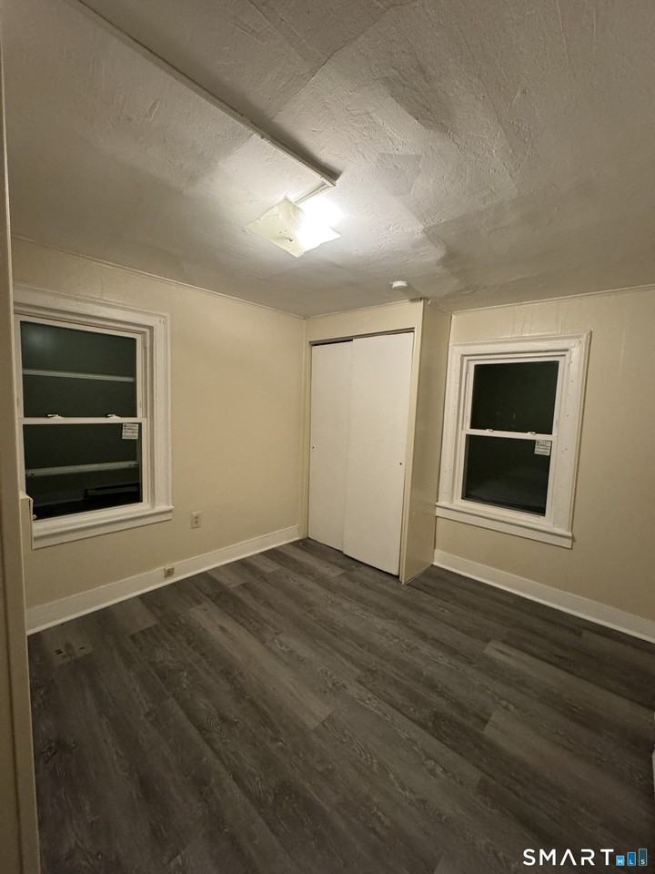 18 Woolsey St - Photo 7 of 10