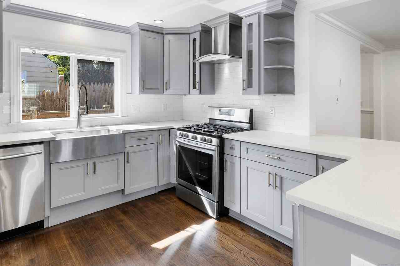 47 Riverside Ave - Photo 5 of 19