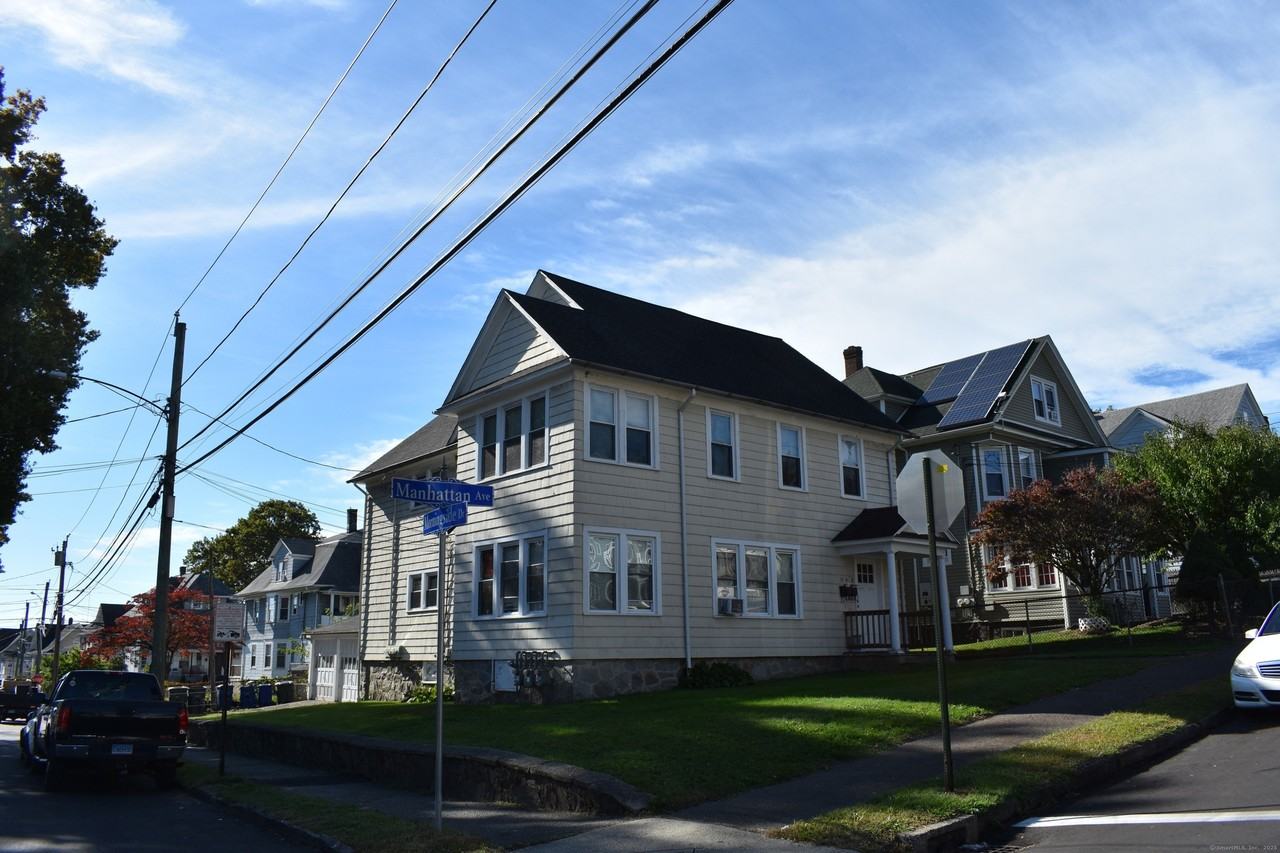 11 Manhattan Ave - Photo 2 of 13