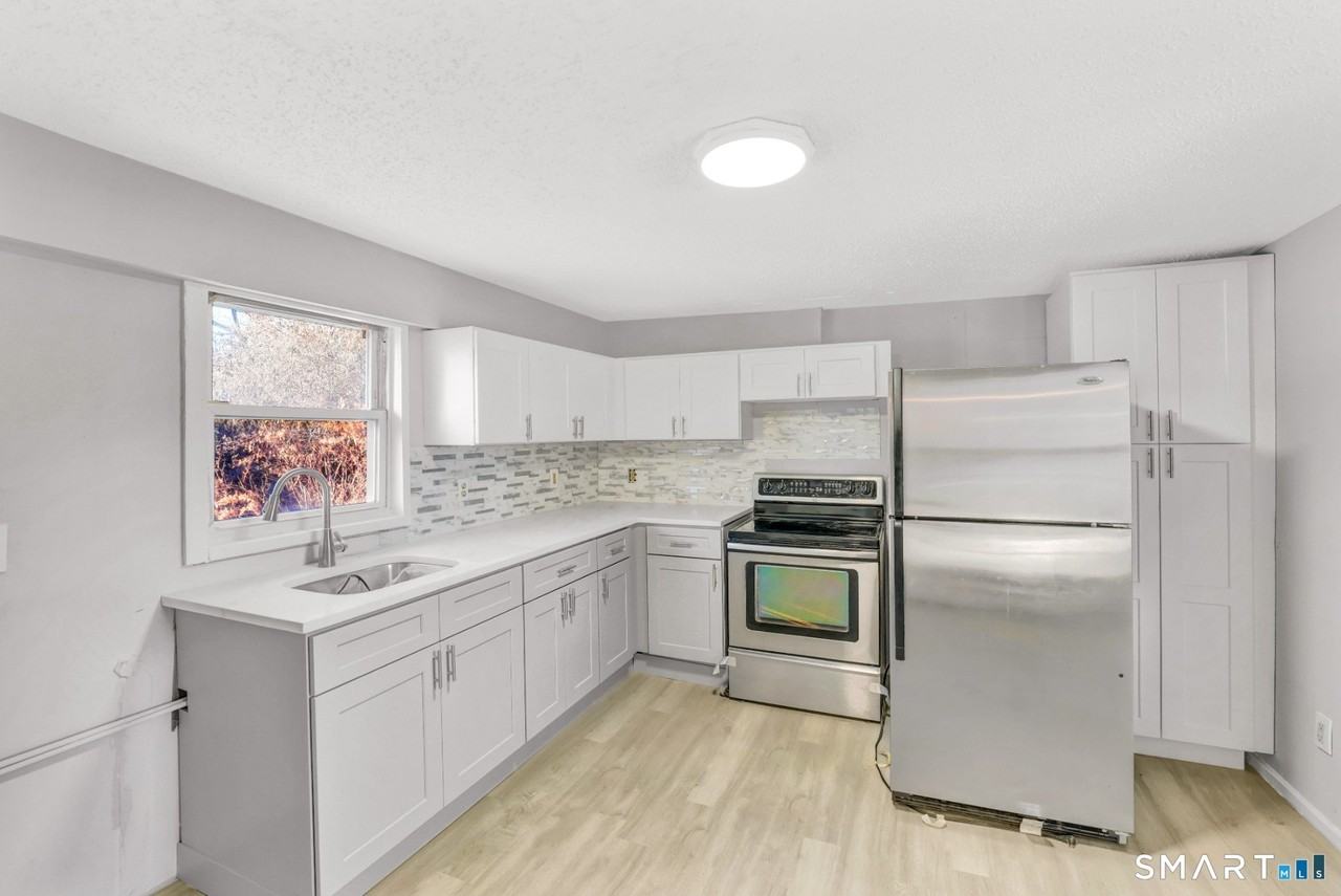 31 Cossett St Apt 2 #2 - Photo 2 of 7