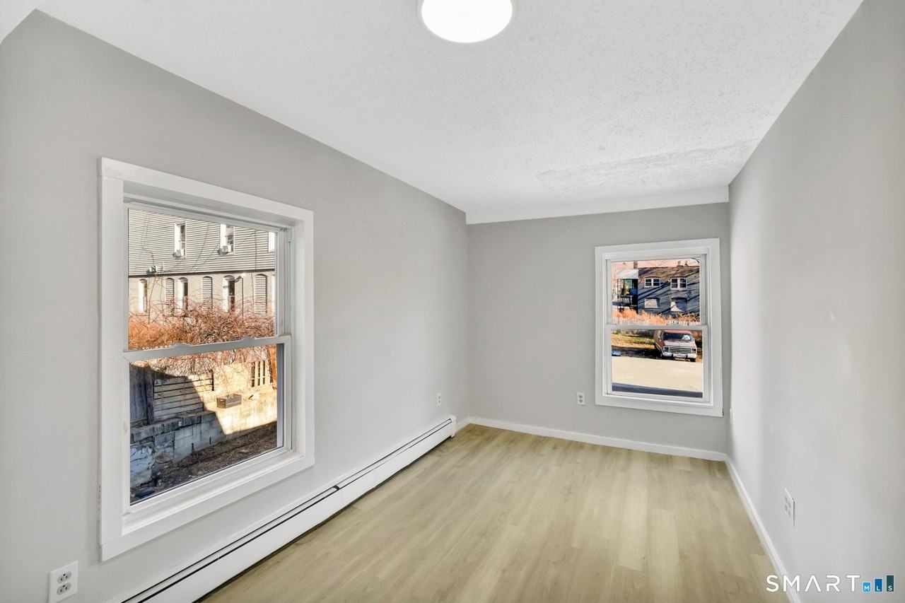 31 Cossett St Apt 2 #2 - Photo 3 of 7