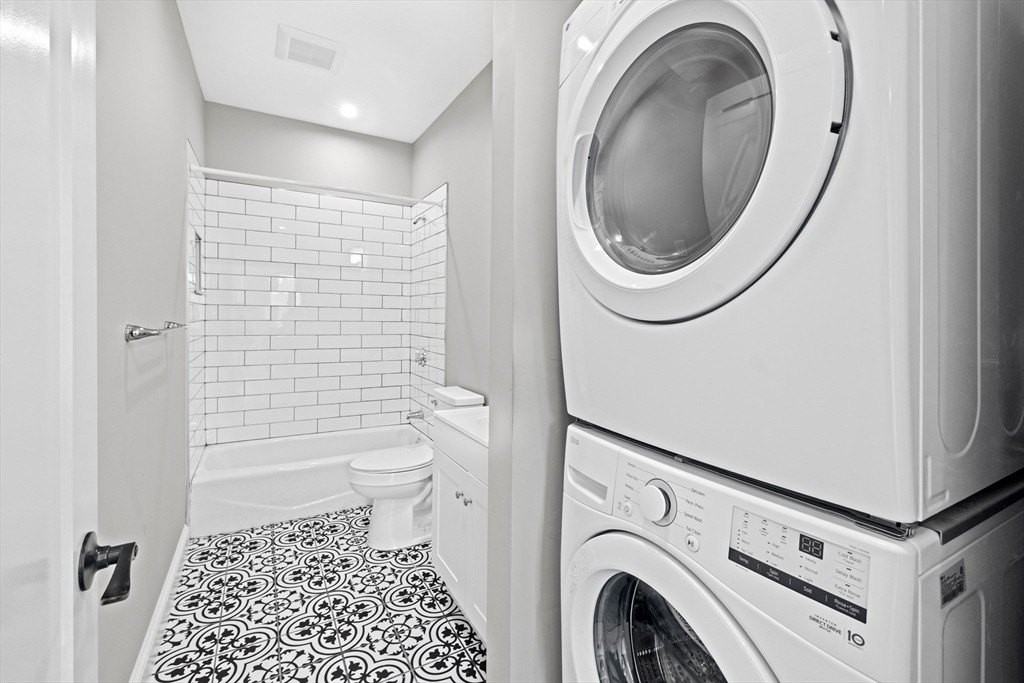 921-923 E Broadway 3 - Photo 7 of 13