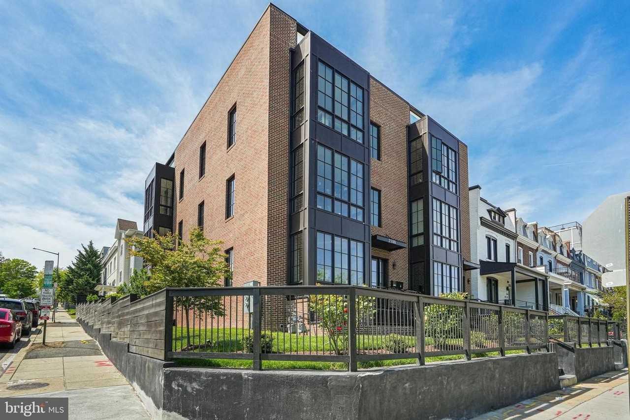 2100 4th St Ne - Photo 2 of 34