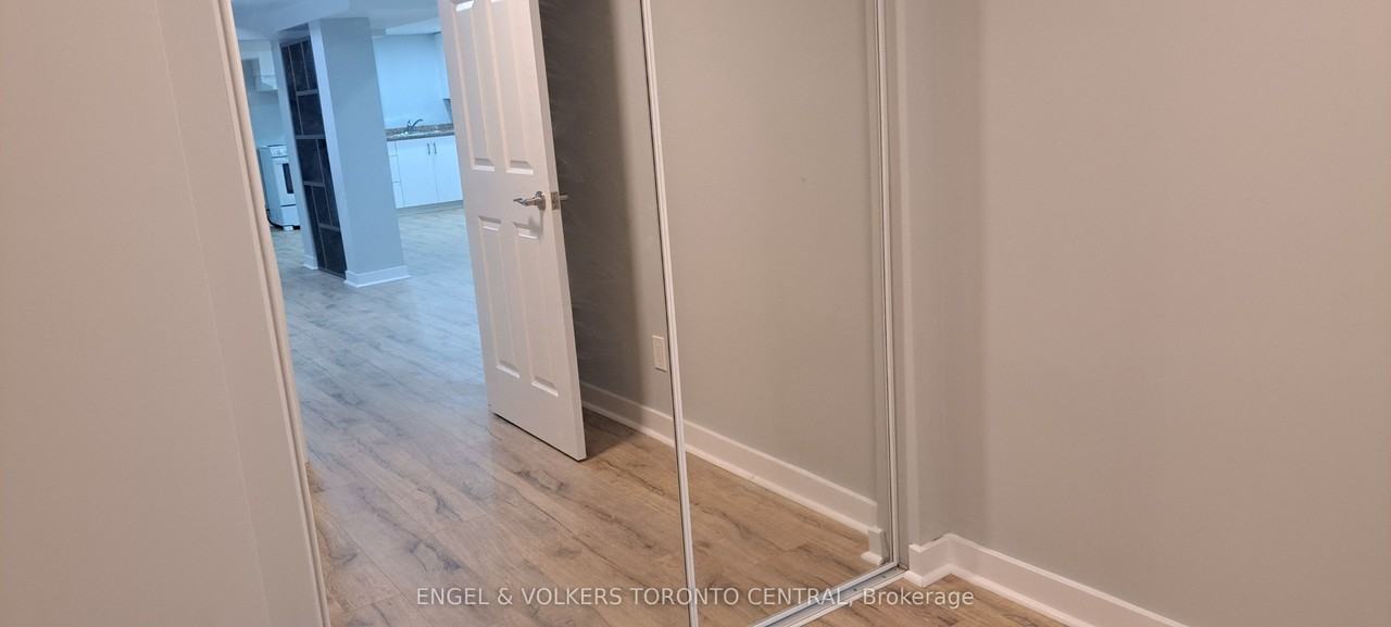 14 Hillman Dr Bsmt #Bsmt - Photo 7 of 12