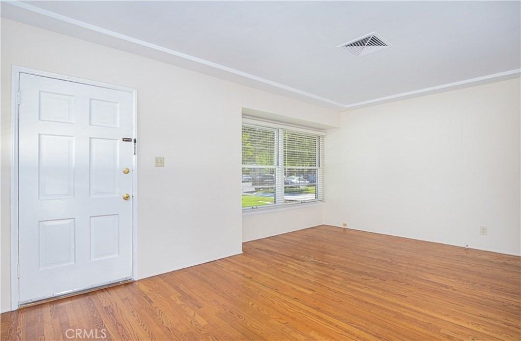 1562 Riverside Dr - Photo 3 of 21