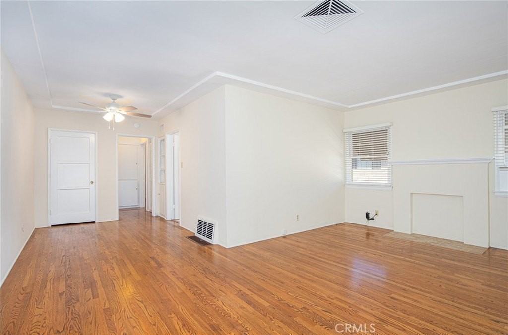 1562 Riverside Dr - Photo 5 of 21